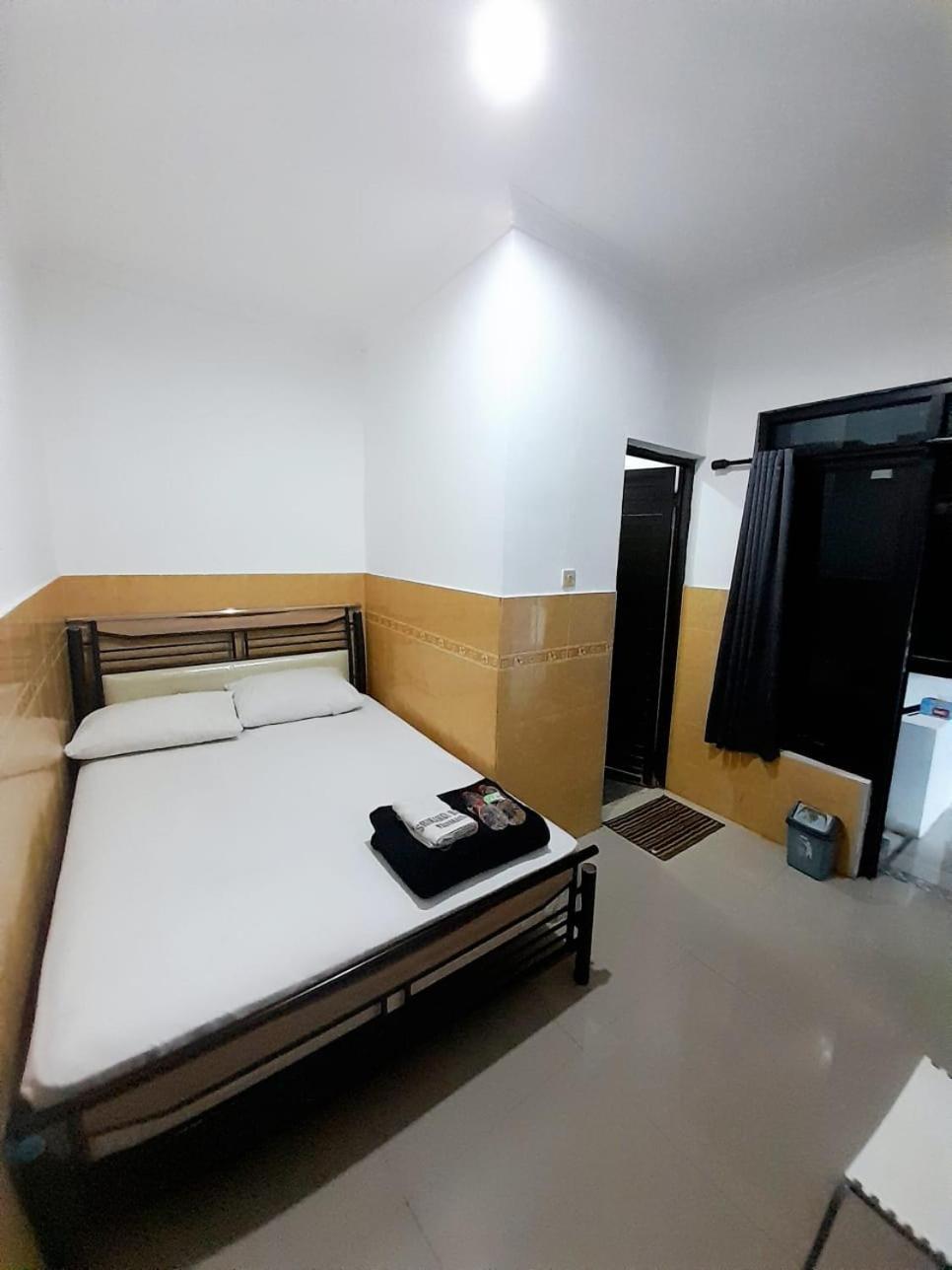 Hotel Srikandi Baru Kejayan Exterior foto